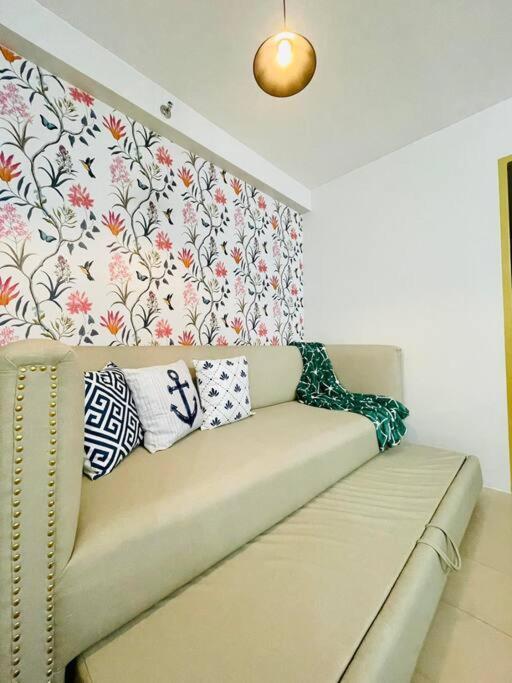 Spacious 2 bedroom 42sqm condo unit Iloílo Exterior foto